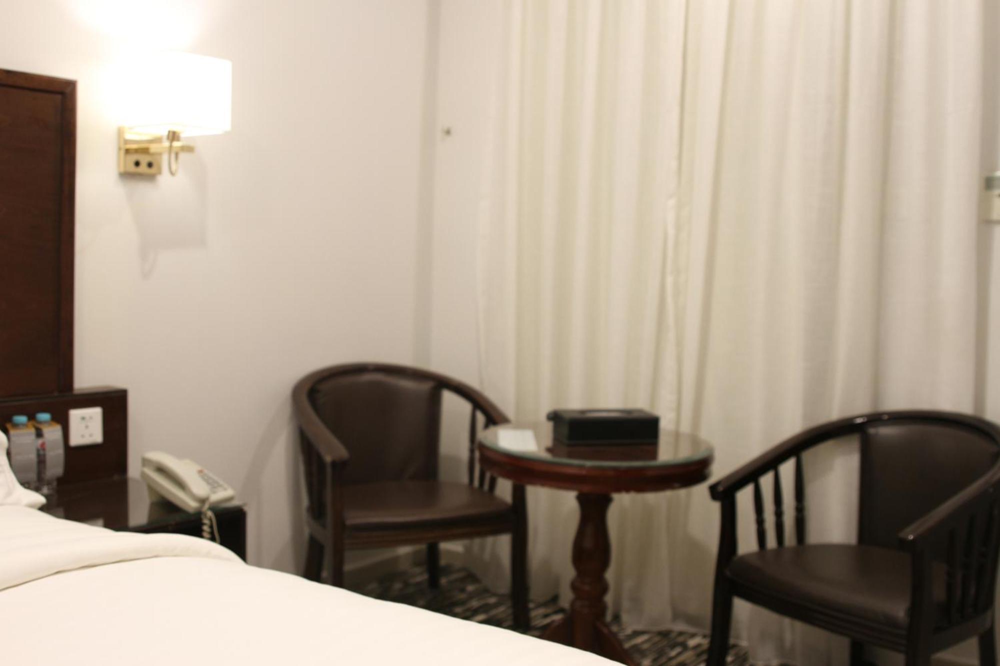 Carawan Al Khaleej Hotel Olaya Riyadh Exterior photo