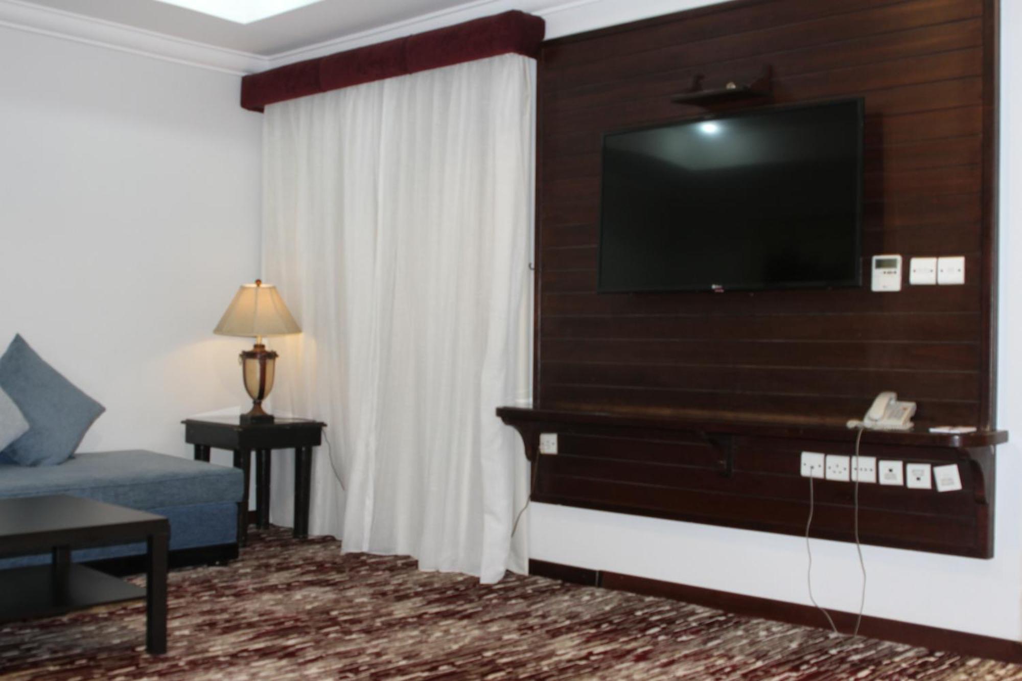 Carawan Al Khaleej Hotel Olaya Riyadh Exterior photo