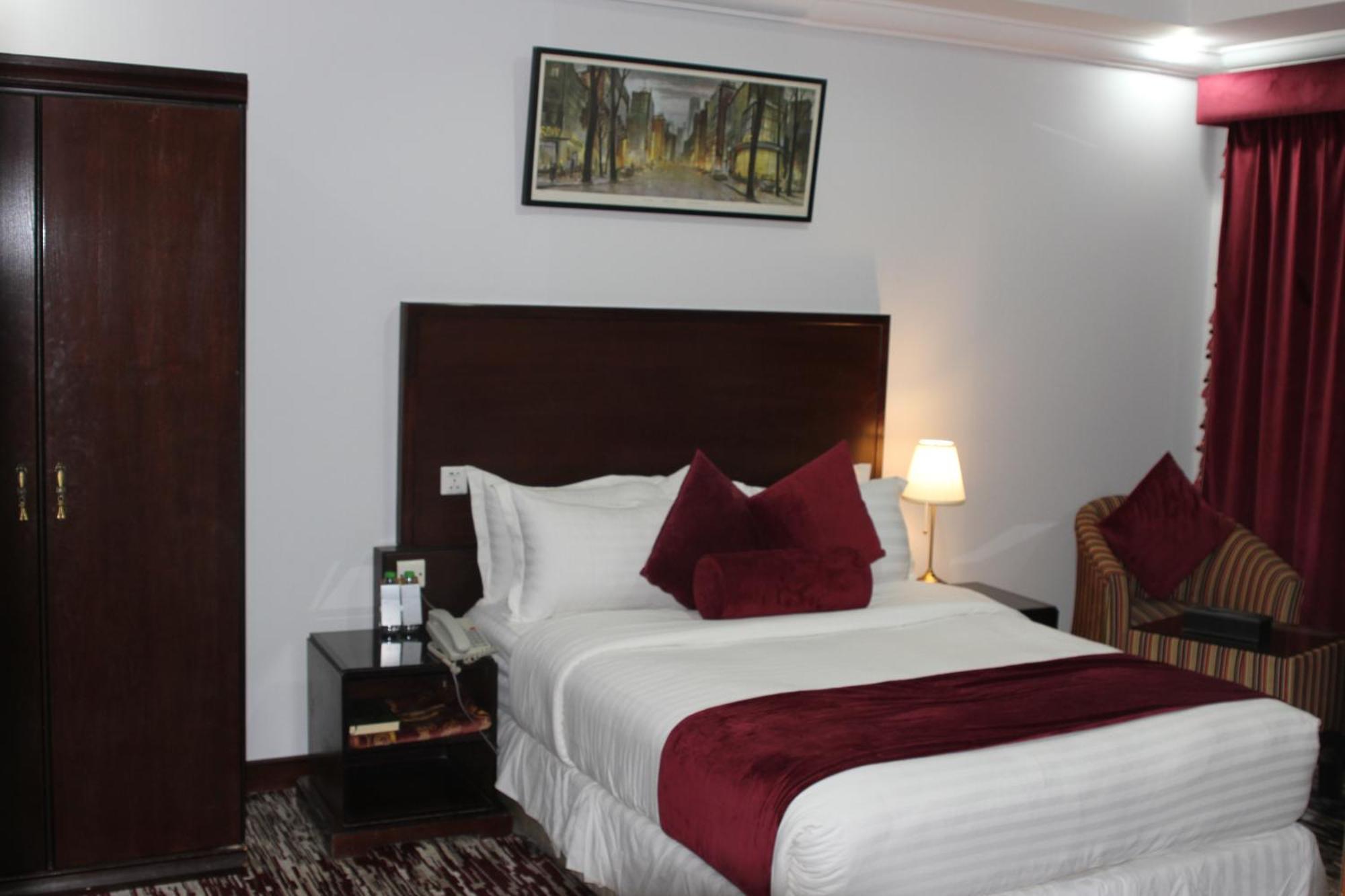 Carawan Al Khaleej Hotel Olaya Riyadh Exterior photo